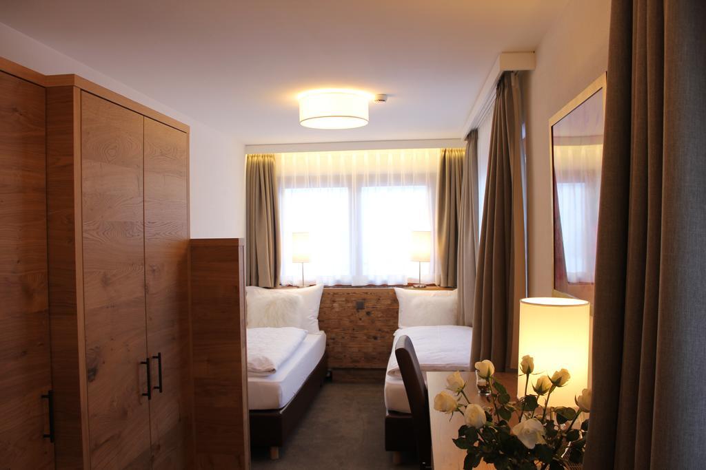 Waldpark Hotel Garni 삼나운 객실 사진