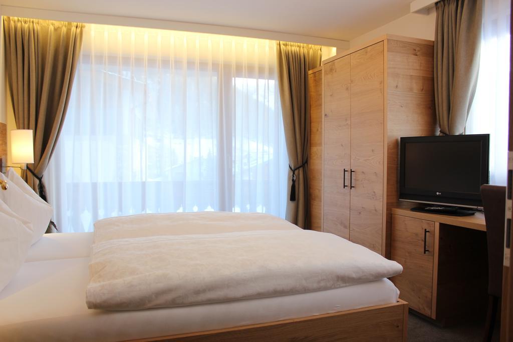 Waldpark Hotel Garni 삼나운 객실 사진